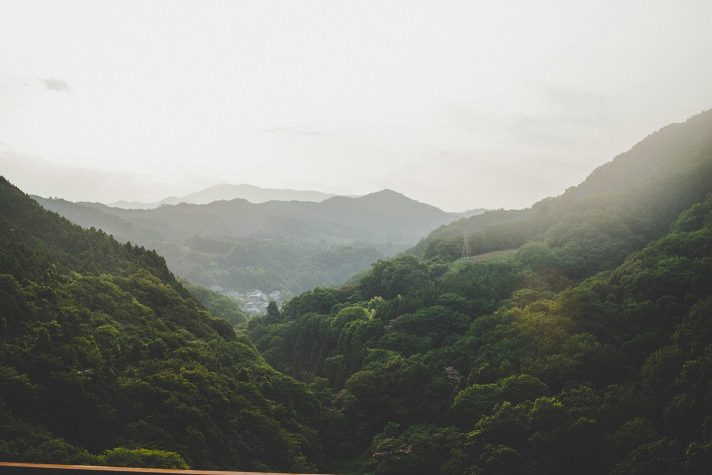 名栗の山あいの風景のイメージ